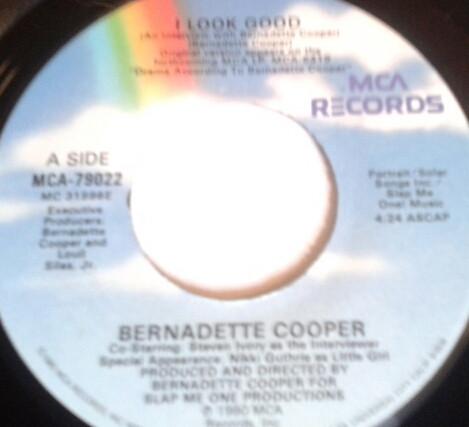 7inch Record BERNADETTE COOPER - I Look Good MCA79022 MCA Records 1990 US Soul/Funk Used
7inch Record BERNADETTE COOPER - I Look Good MCA79022 MCA Records 1990 US Soul/Funk Used