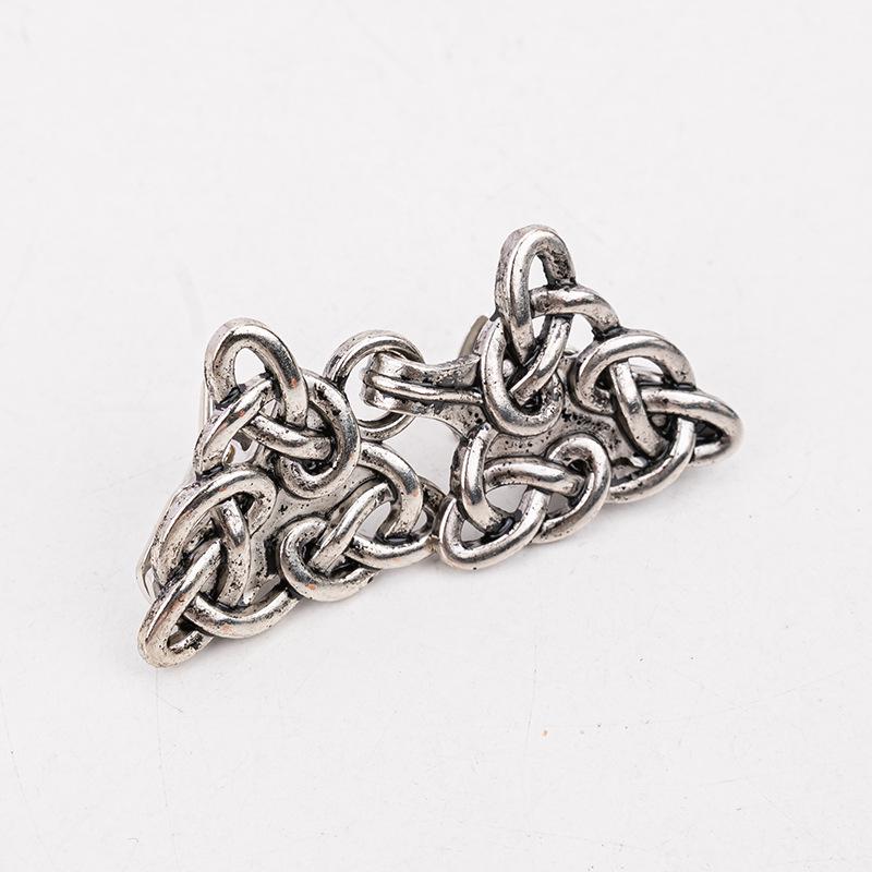 Vintage European Rhinestone Sweater & Shawl Clip for Women - Alloy Anti-Exposure Scarf Buckle Accessory
Vintage European Rhinestone Sweater & Shawl Clip for Women - Alloy Anti-Exposure Scarf Buckle Accessory