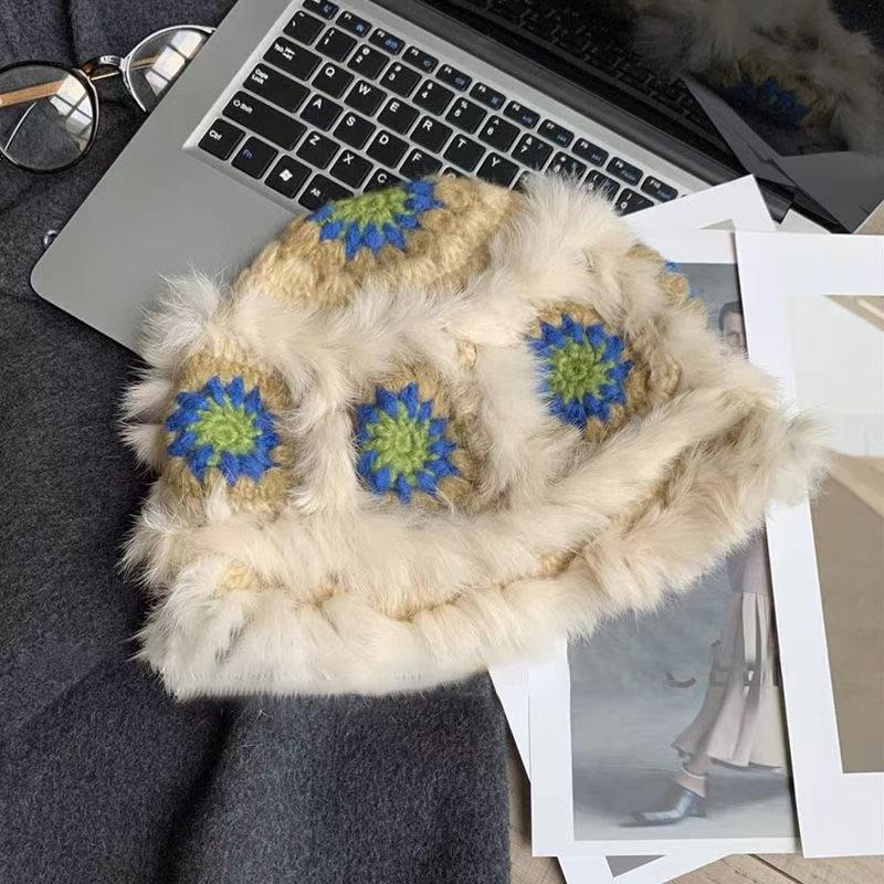 New real rabbit fur wool hat women s autumn and winter cute plush warm lion hat handmade to show small face
New real rabbit fur wool hat women s autumn and winter cute plush warm lion hat handmade to show small face