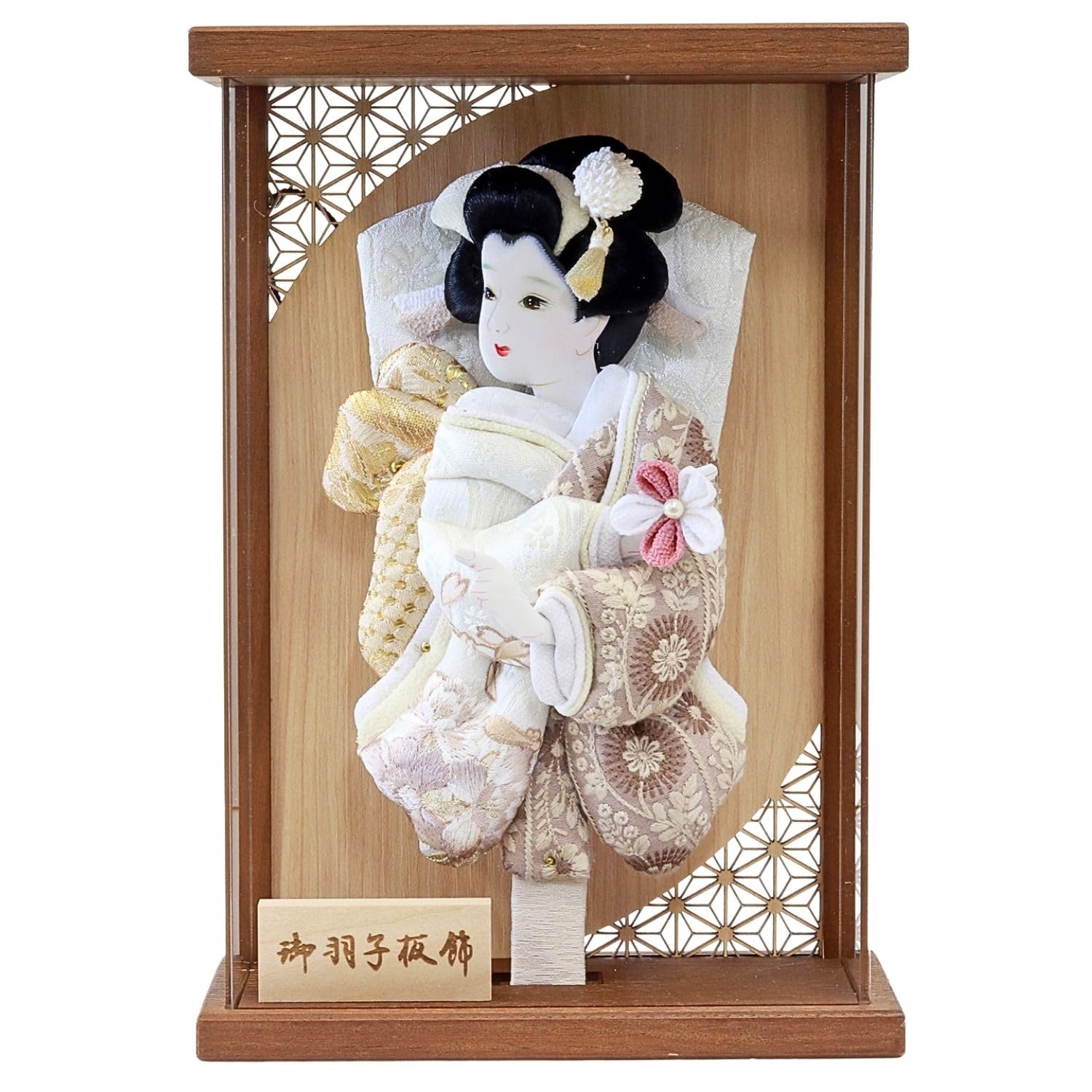 Hagoita display size featuring a yuzu leaf in a brown acrylic case with a design (battledore) case, 7, motif, 26.2cm high, wall-mountable (K2602).
Hagoita display size featuring a yuzu leaf in a brown acrylic case with a design (battledore) case, 7, motif, 26.2cm high, wall-mountable (K2602).