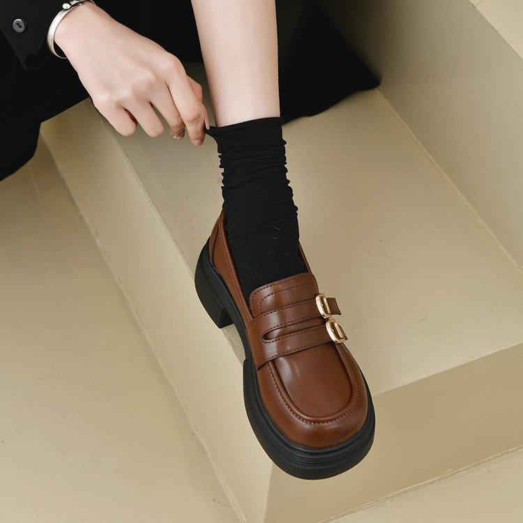 Kelaya British small leather shoes women s new platform loafers college round-toed pig kidney shoes in the fall of 2025 40
Kelaya British small leather shoes women s new platform loafers college round-toed pig kidney shoes in the fall of 2025 40