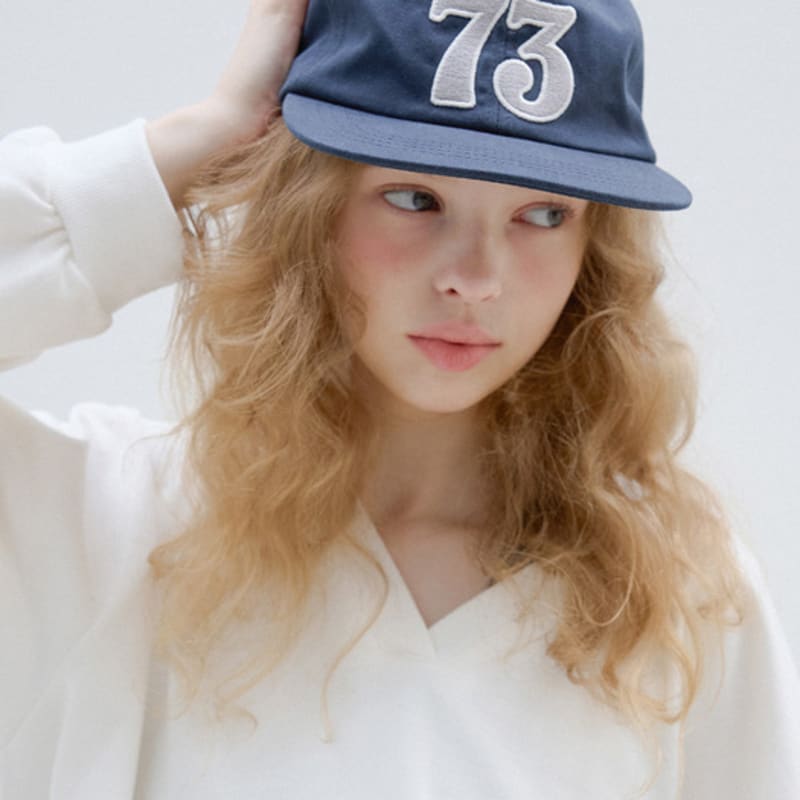 LETTER FROM MOON Letters 73 Camp Cap (2 colors) brown
LETTER FROM MOON Letters 73 Camp Cap (2 colors) brown