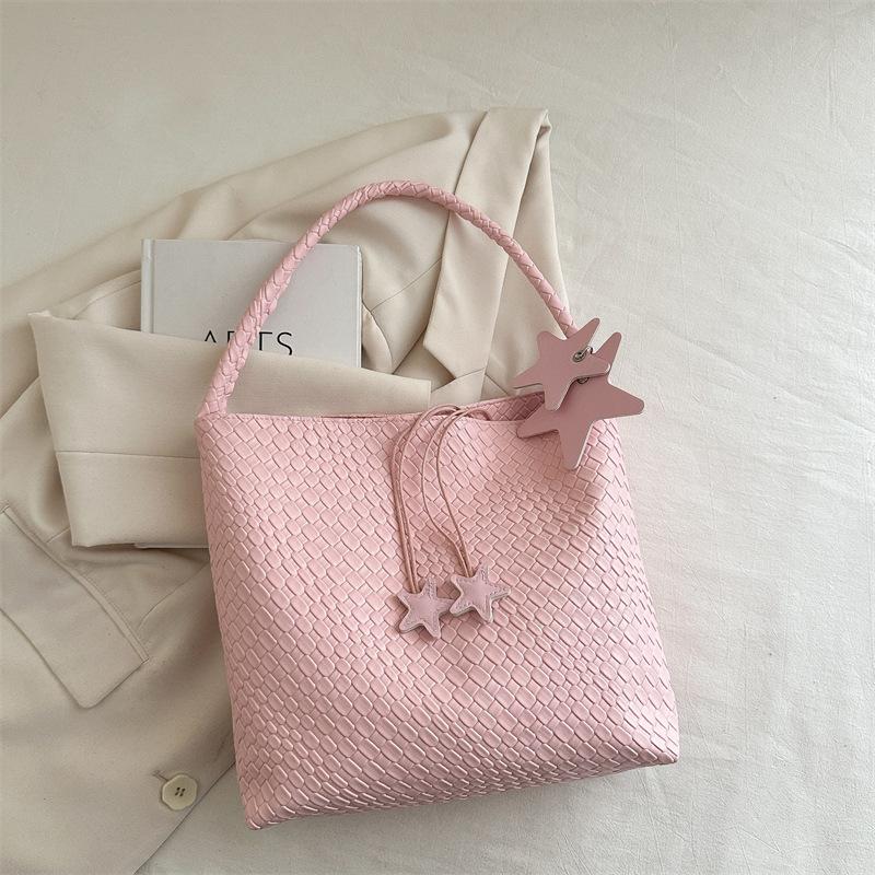 2025 популярная супер огненная плетеная сумка женская новая высококлассная на плечо подмышку сумка большой вместимости для поездок на работу