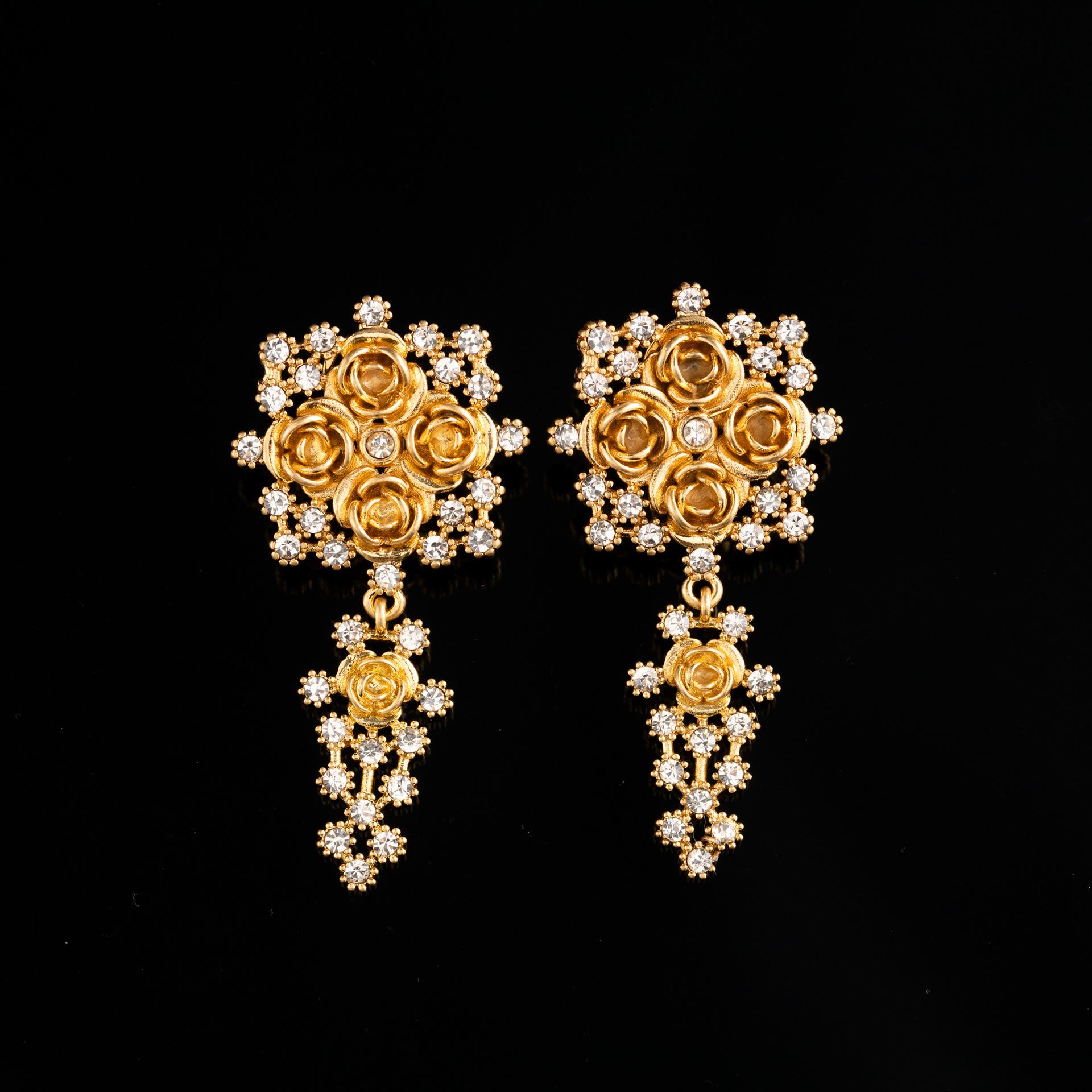Medieval Copper Alloy Flower Earrings Silver Needle Niche Earrings Accessories Femininity Retro, Stud Earrings
Medieval Copper Alloy Flower Earrings Silver Needle Niche Earrings Accessories Femininity Retro, Stud Earrings