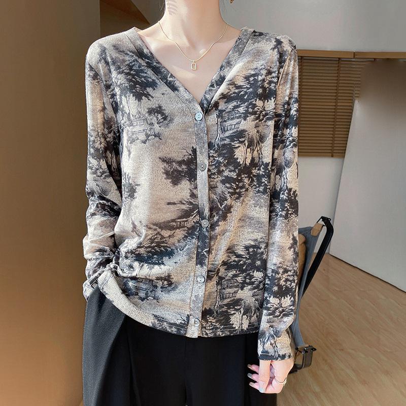 Literary Ink Wash Knitwear V-Neck Tencel Cotton Sun Protection Long Sleeve Outerwear for Women - Spring/Summer. Extra Large
Literary Ink Wash Knitwear V-Neck Tencel Cotton Sun Protection Long Sleeve Outerwear for Women - Spring/Summer. Extra Large