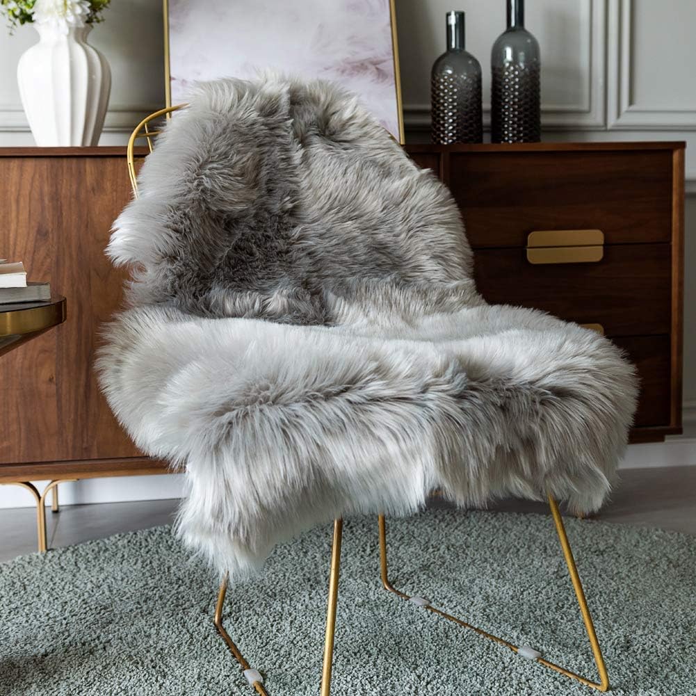 Soft Shaggy Faux Fur Rug Non-Slip Floor Mat 60x90CM Extra Thick Plush Bedroom Rug for Living Room Warm Carpet Machine Washable 60x90cm белый
Soft Shaggy Faux Fur Rug Non-Slip Floor Mat 60x90CM Extra Thick Plush Bedroom Rug for Living Room Warm Carpet Machine Washable 60x90cm белый