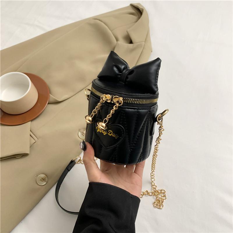 Casual Minimalist Stylish Street Fashion Bucket Bag For Women In Spring
Casual Minimalist Stylish Street Fashion Bucket Bag For Women In Spring