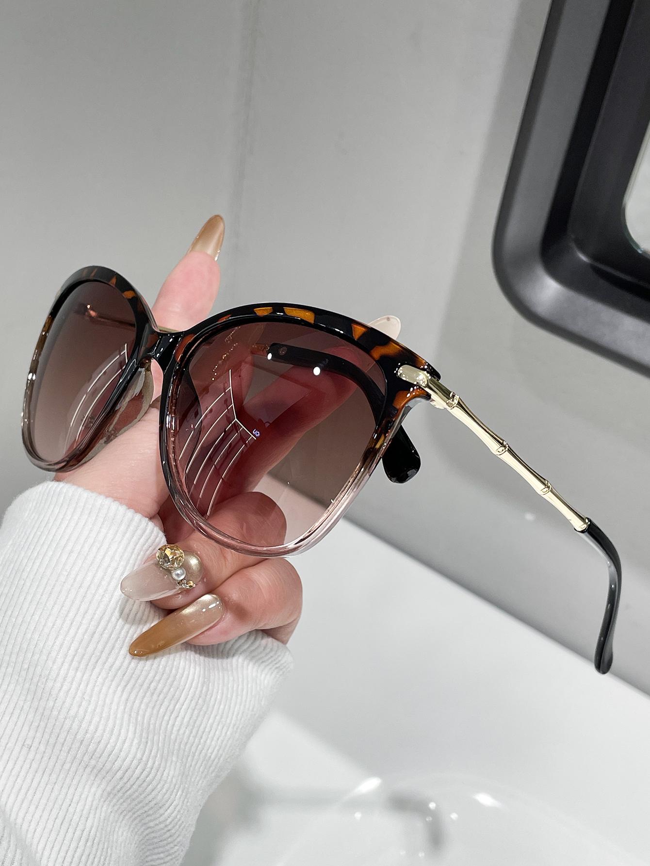 1PC Y2K Basic Cat Eye Frame Fashion Glasses Unique Arm Design Unisex Suitable for Daily Wear And Photography
1PC Y2K Basic Cat Eye Frame Fashion Glasses Unique Arm Design Unisex Suitable for Daily Wear And Photography