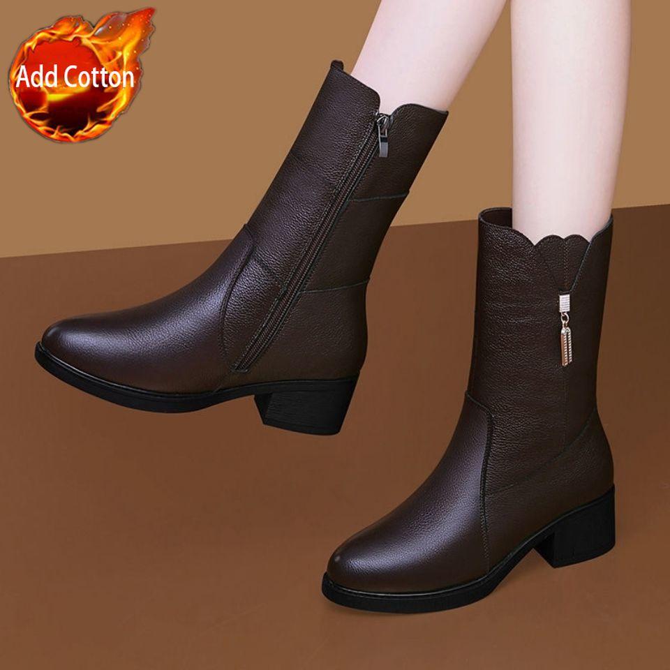 Модные осенне-зимние женские полусапоги до середины икры на среднем каблуке, теплые, с круглым носком, из кожи со стразами, тренд 2025, обувь из полиуретана 41
Модные осенне-зимние женские полусапоги до середины икры на среднем каблуке, теплые, с круглым носком, из кожи со стразами, тренд 2025, обувь из полиуретана 41