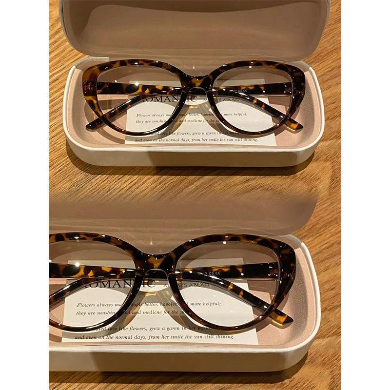 Cat s Eye Frame Computer Glasses for Women Anti Blue Light Blocking Flat Eyewear Girls Fashion Vintage Ultra-light Eyeglasses
Cat s Eye Frame Computer Glasses for Women Anti Blue Light Blocking Flat Eyewear Girls Fashion Vintage Ultra-light Eyeglasses