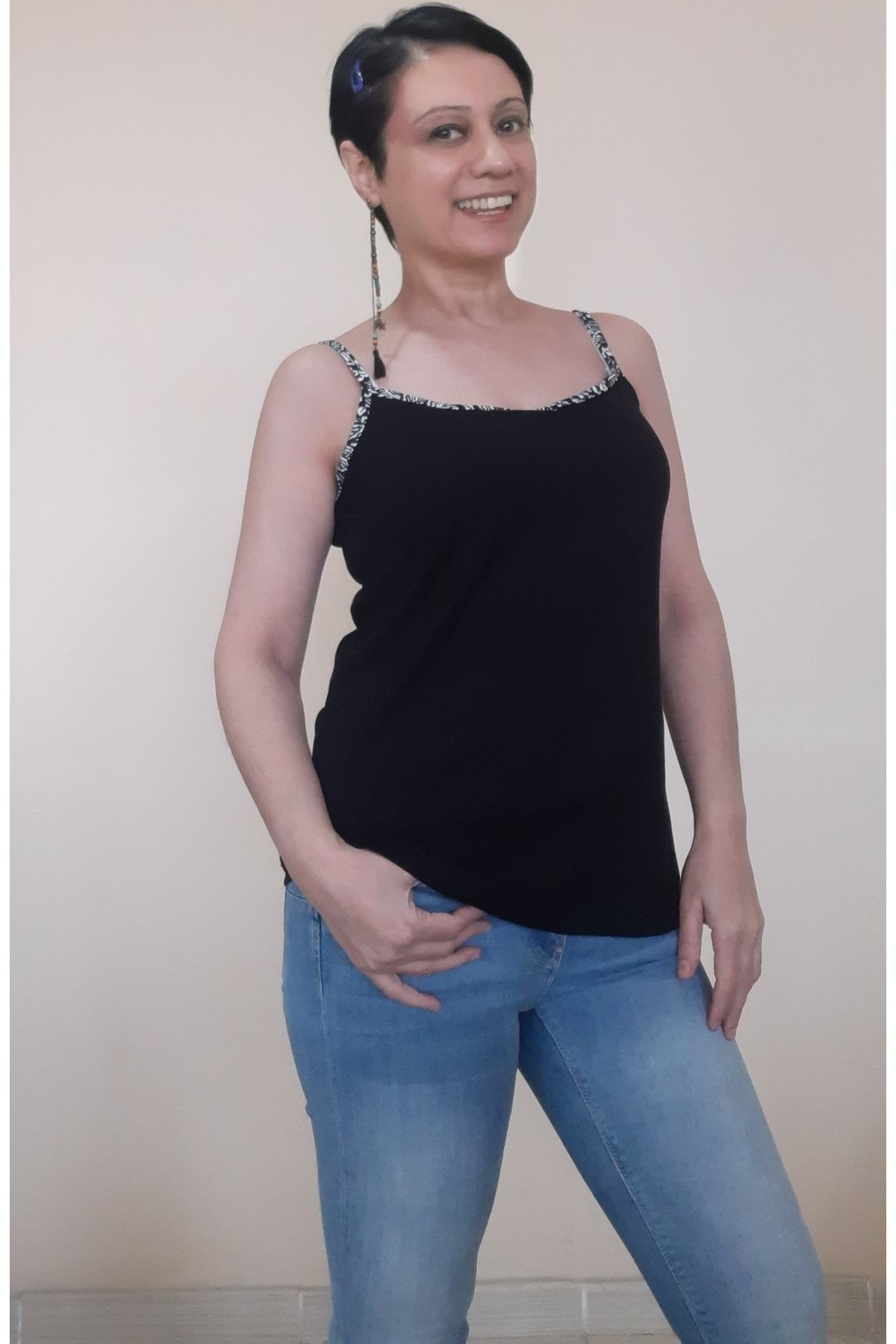 Women s Style Big Size T-Shirt Black Combed Cotton Viscose T-Shirt With Floral Piping Detail And String Strap 2XL/3XL
Women s Style Big Size T-Shirt Black Combed Cotton Viscose T-Shirt With Floral Piping Detail And String Strap 2XL/3XL