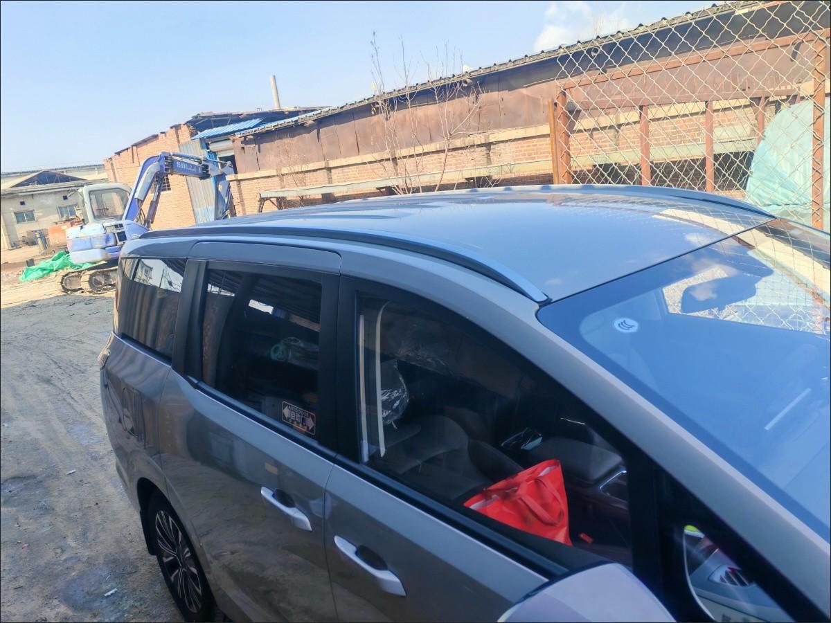 Aluminum Alloy Luggage Rack for Wuling Xingguang 730 - Easy Screw Installation Shengxiang
Aluminum Alloy Luggage Rack for Wuling Xingguang 730 - Easy Screw Installation Shengxiang