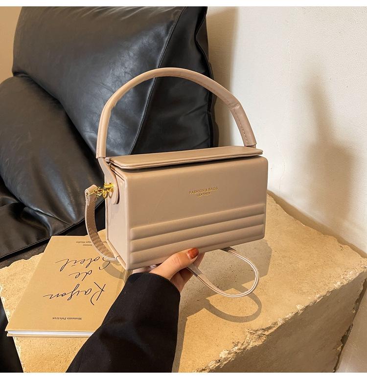 2025 Зимняя Ретро Женская Маленькая Сумка Кроссбоди Коробка - Нишевый Дизайн
2025 Зимняя Ретро Женская Маленькая Сумка Кроссбоди Коробка - Нишевый Дизайн