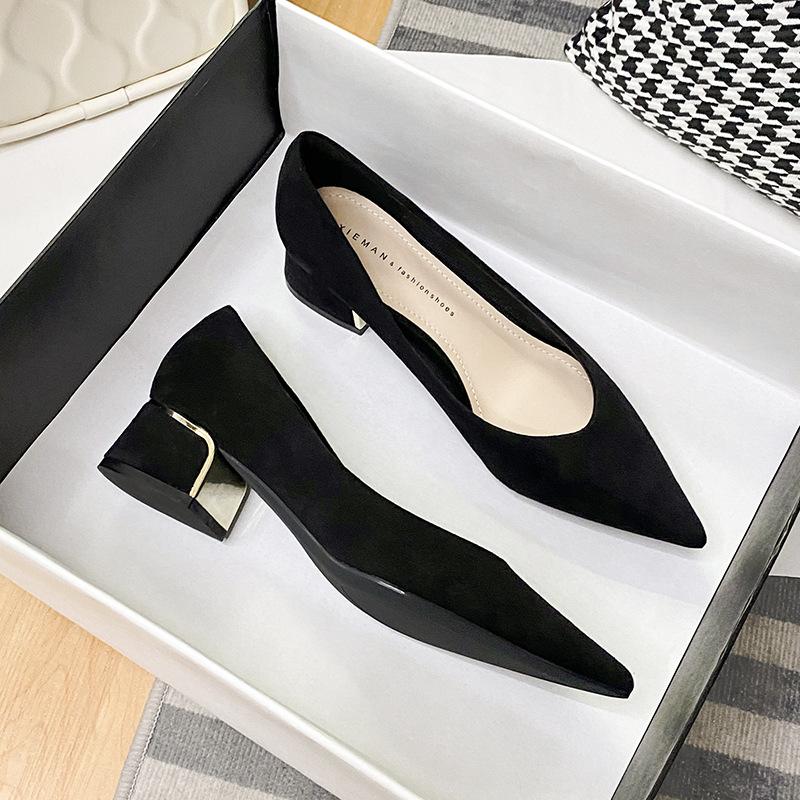 Single shoes 2025 spring and summer versatile professional women s shoes comfortable fairy single shoes short thick heels single shoes female pointe 34
Single shoes 2025 spring and summer versatile professional women s shoes comfortable fairy single shoes short thick heels single shoes female pointe 34