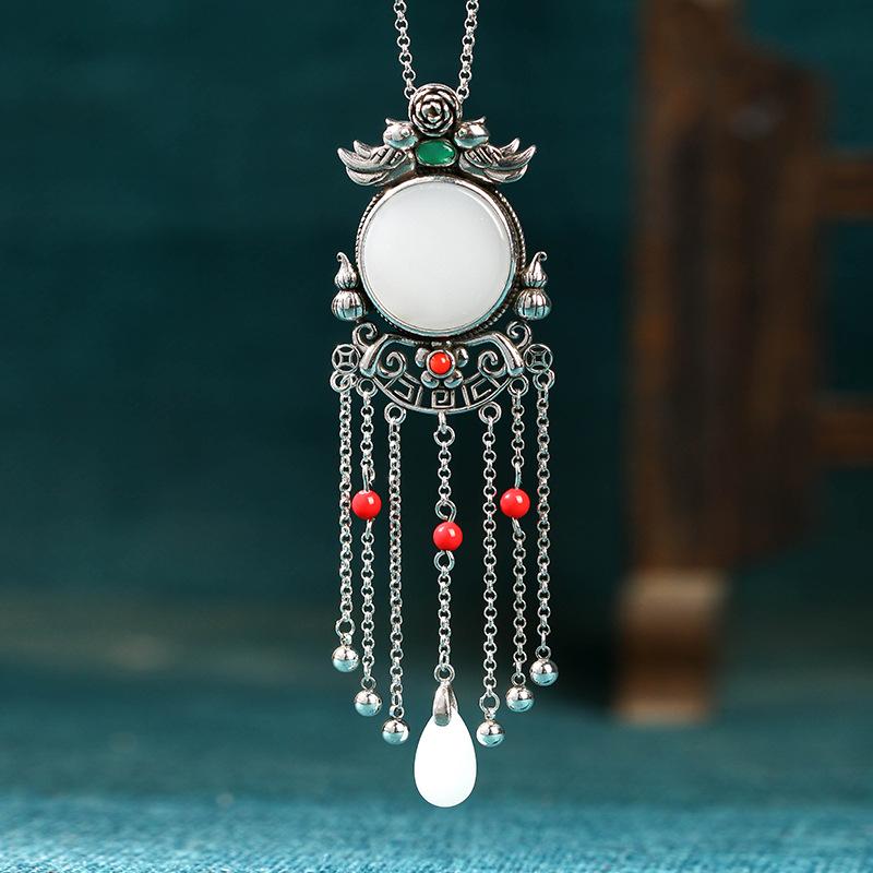 Retro Thai Silver Tassel Necklace with Imitation Jade for Peace and Joy Electroplated Thai Silver Craft
Retro Thai Silver Tassel Necklace with Imitation Jade for Peace and Joy Electroplated Thai Silver Craft