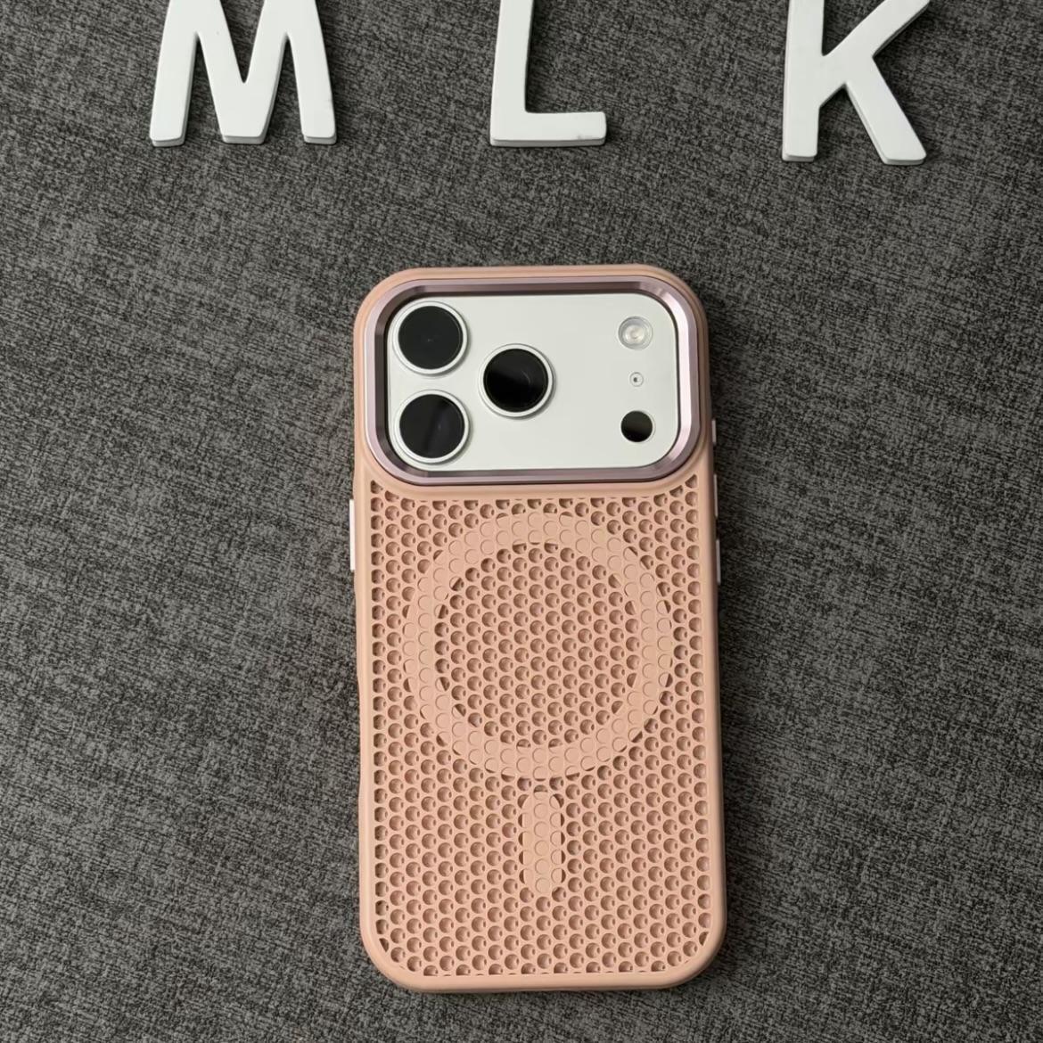 iPhone 17 Pro Max Honeycomb Magnetic Heat-Dissipating Full-Coverage Case with Metal Lens Ring 15 PRO MAX
iPhone 17 Pro Max Honeycomb Magnetic Heat-Dissipating Full-Coverage Case with Metal Lens Ring 15 PRO MAX