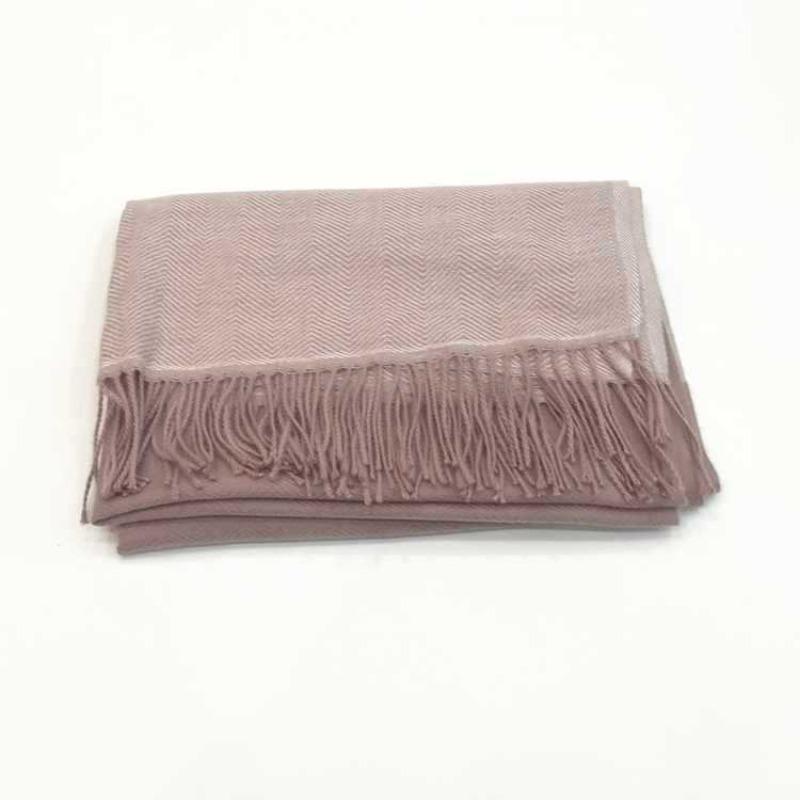 Осень и зима новый узор в елочку сращивание имитация кашемира шарф женский двухцветный утолщенный шарф шаль фабрика 200cm
Осень и зима новый узор в елочку сращивание имитация кашемира шарф женский двухцветный утолщенный шарф шаль фабрика 200cm