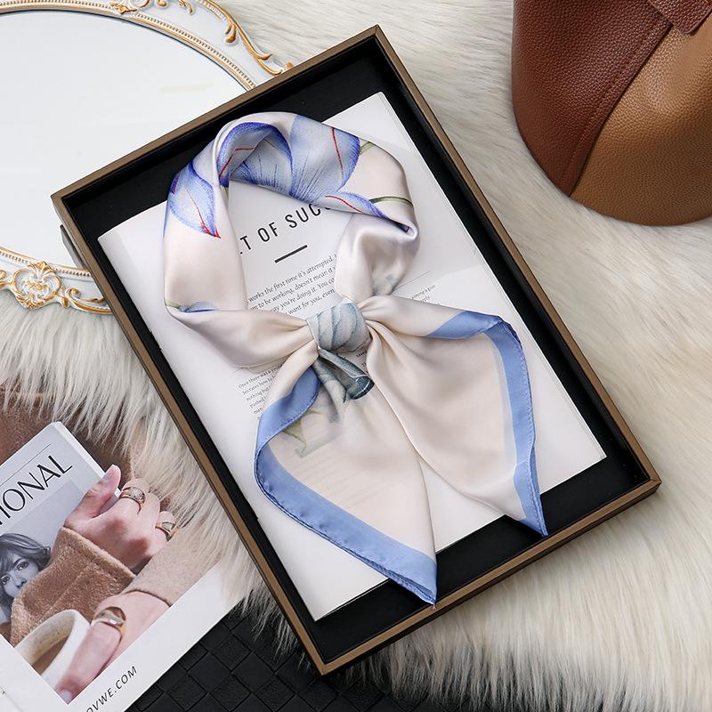 Korean Internet celebrity versatile fashion floral 70 simulation silk square scarf scarf high-end polka dot neck silk scarf 70*70CM
Korean Internet celebrity versatile fashion floral 70 simulation silk square scarf scarf high-end polka dot neck silk scarf 70*70CM