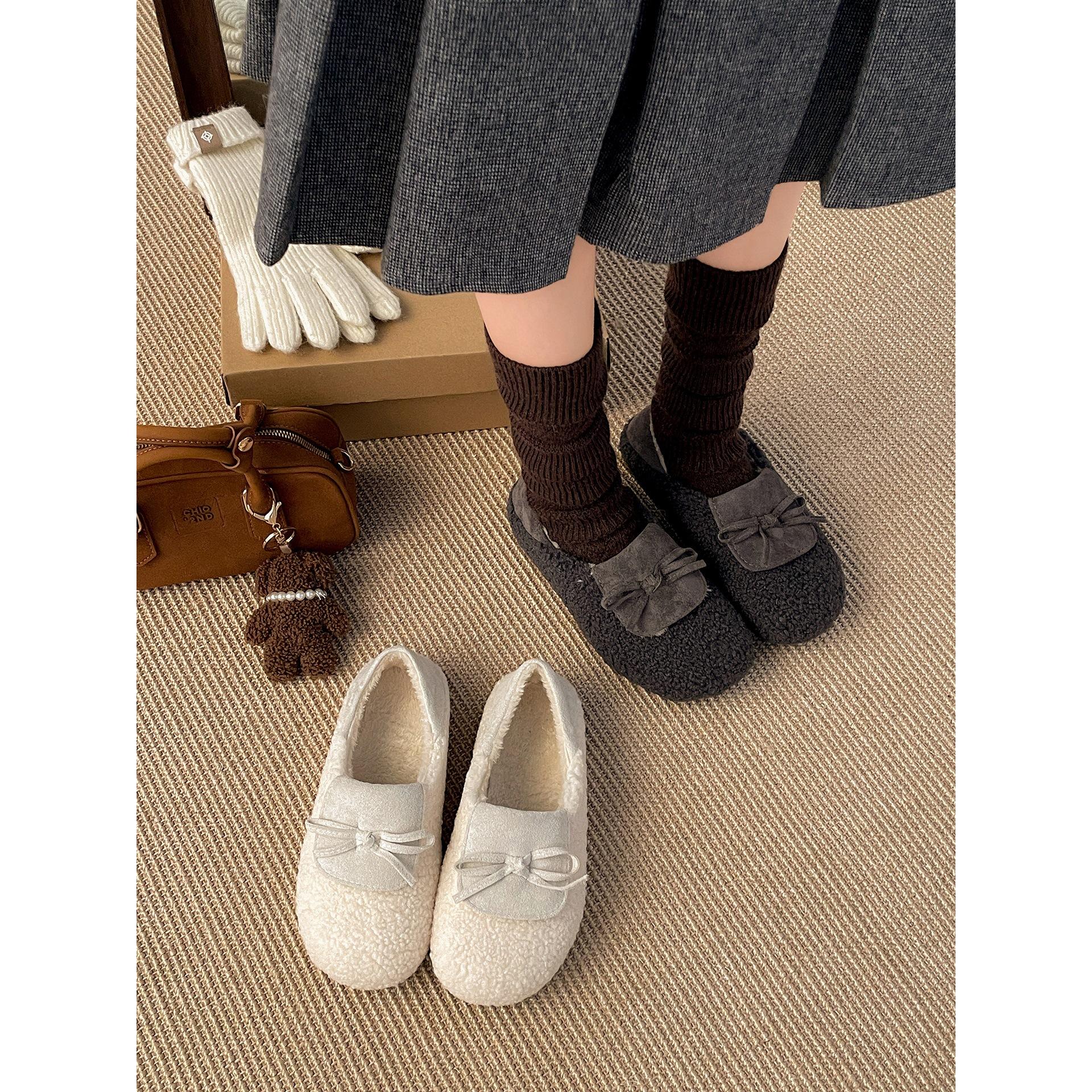 Retro gray French thick-soled fluffy shoes for women s outer wear winter warm and non-slip velvet Birkenstock cotton shoes 40 сірий колір
Retro gray French thick-soled fluffy shoes for women s outer wear winter warm and non-slip velvet Birkenstock cotton shoes 40 сірий колір