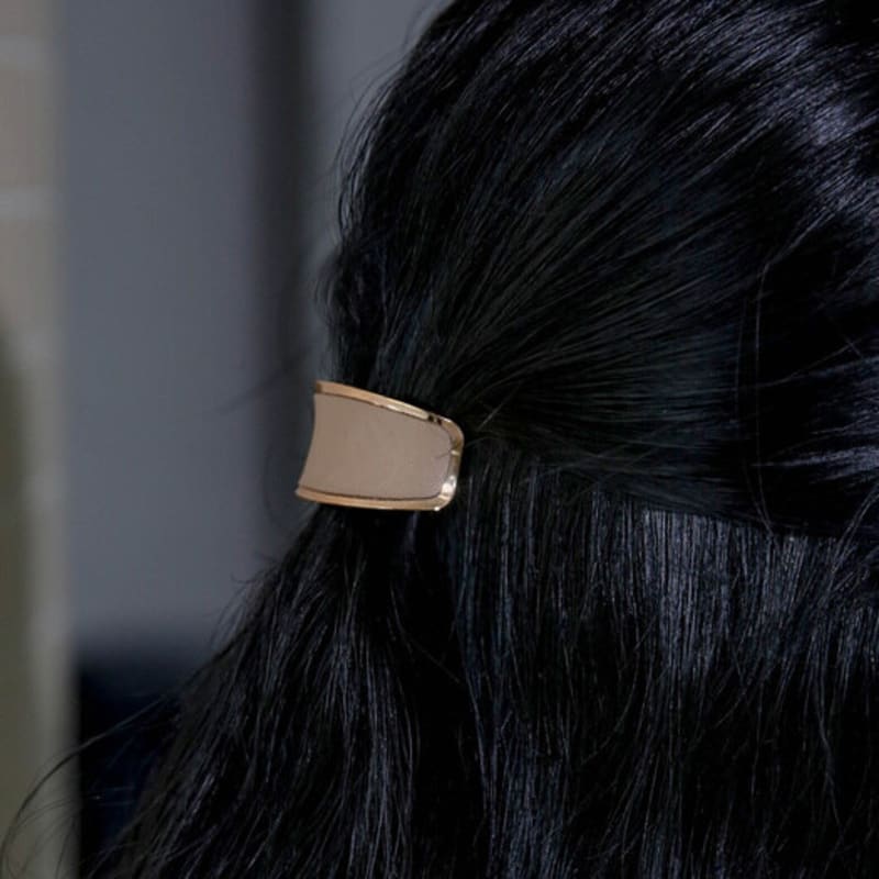 SUNDAY DISCO CLUB EVELYN HAIRPIN IVORY Ivory
SUNDAY DISCO CLUB EVELYN HAIRPIN IVORY Ivory