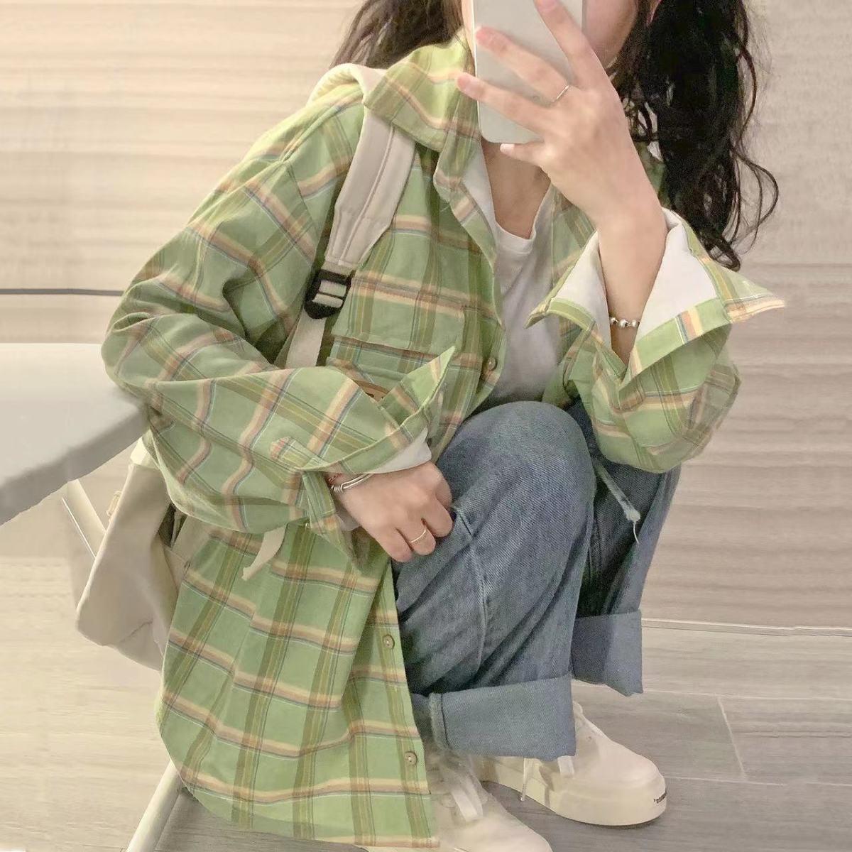 Vintage Plaid Long Sleeved Women s Shirt Spring and Autumn New Loose Casual Versatile Top Couple Blouse Jacket Trend Tops
Vintage Plaid Long Sleeved Women s Shirt Spring and Autumn New Loose Casual Versatile Top Couple Blouse Jacket Trend Tops
