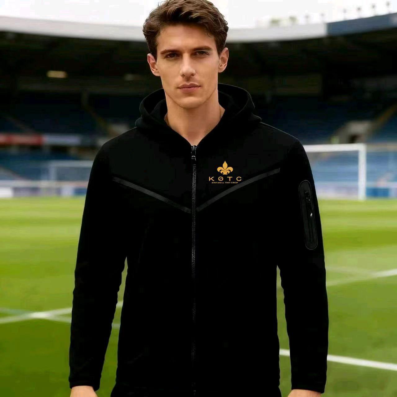 Men s Essential Hoodie L чорний
Men s Essential Hoodie L чорний