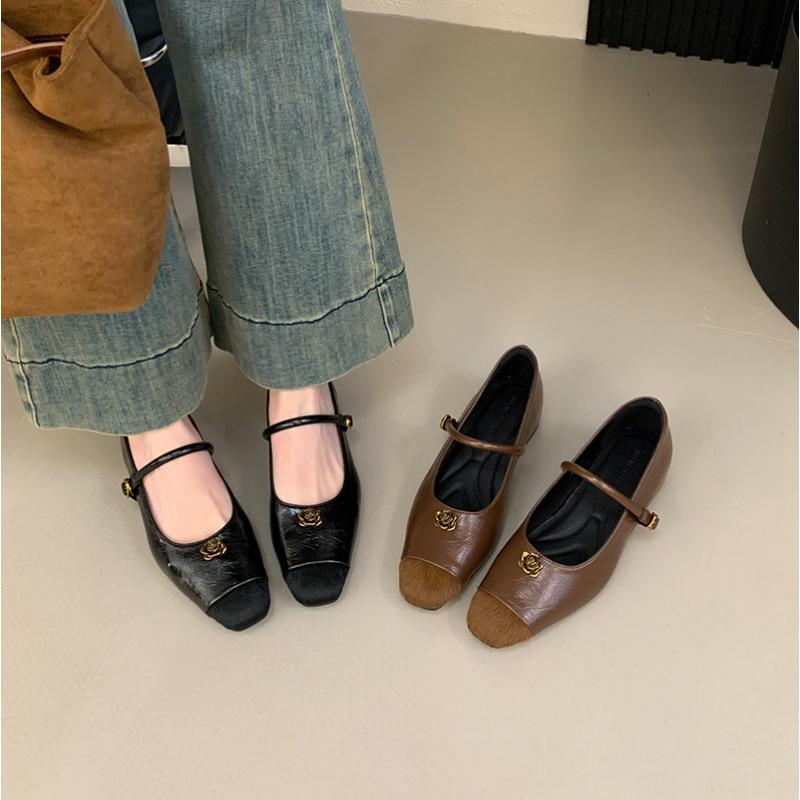 Туфли Мэри Джейн с камелией женские с внутренней платформой туфли-лодочки с темпераментной отделкой ретро туфли женские 35 чёрный
Туфли Мэри Джейн с камелией женские с внутренней платформой туфли-лодочки с темпераментной отделкой ретро туфли женские 35 чёрный