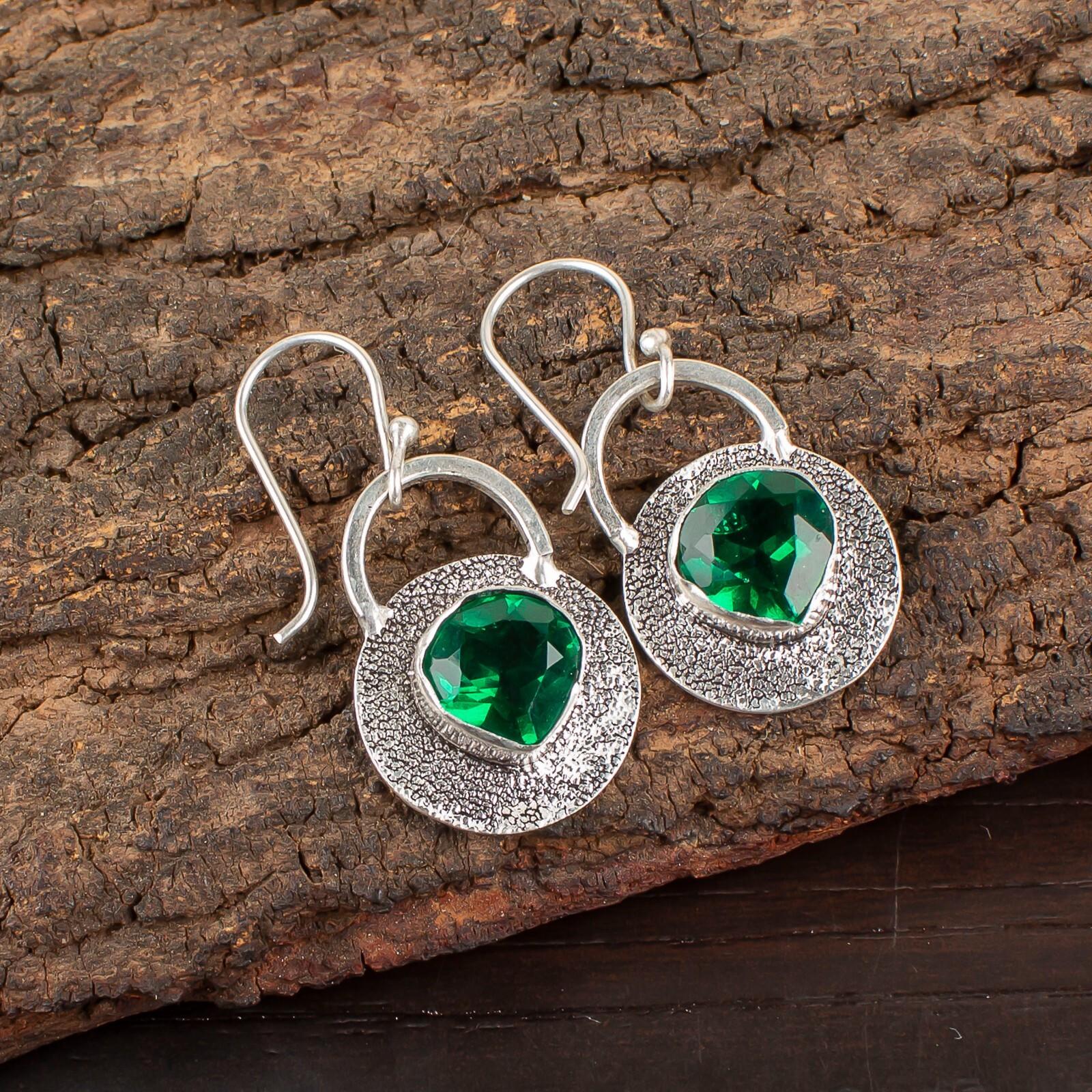 Chrome Diopside Gemstone 925 Sterling Silver Jewelry Handcrafted Earrings 1.30 EE-63-6
Chrome Diopside Gemstone 925 Sterling Silver Jewelry Handcrafted Earrings 1.30 EE-63-6