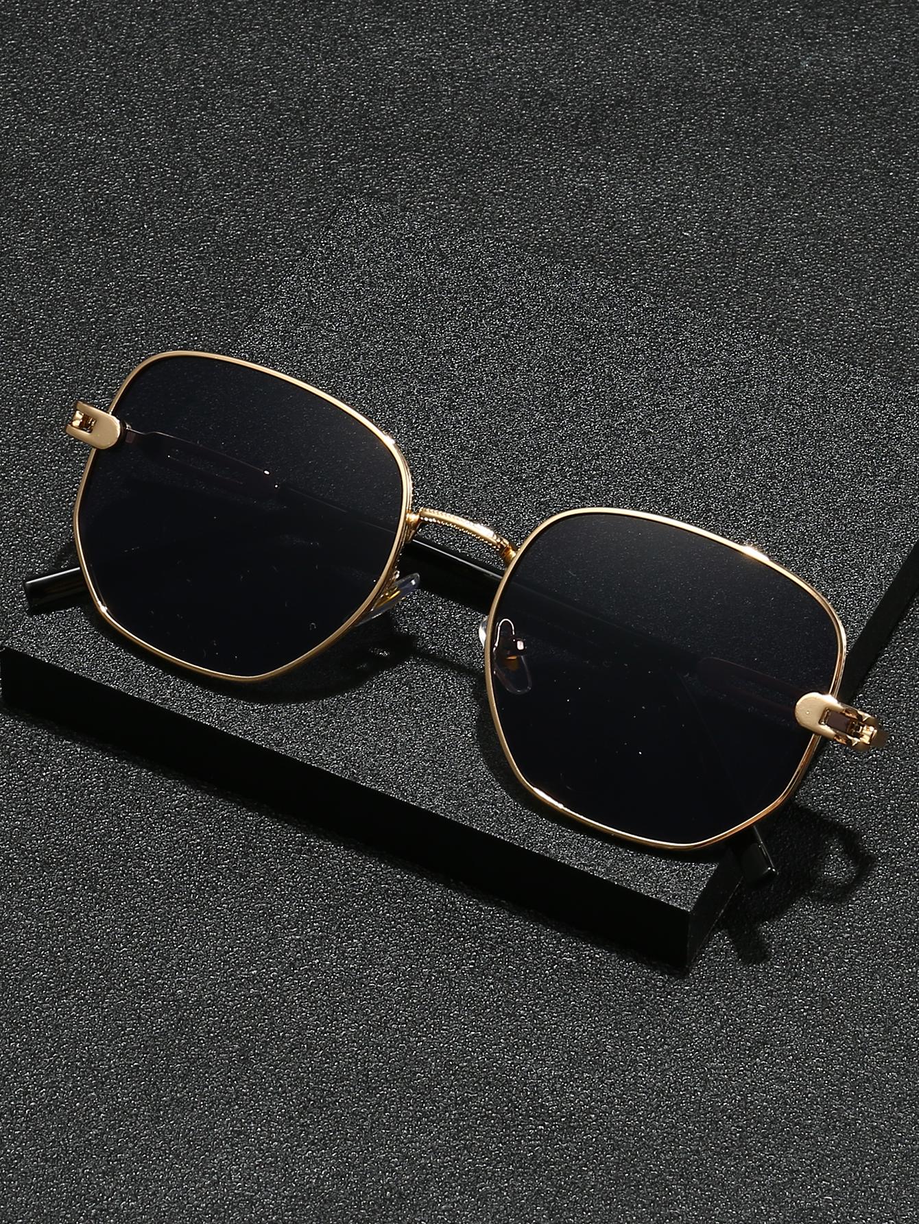 1Pc Fashionable Light Luxury Square Frame Sunglasses, Simple and High-End Minimalist Style, Suitable for Trendy Outings and Driv
1Pc Fashionable Light Luxury Square Frame Sunglasses, Simple and High-End Minimalist Style, Suitable for Trendy Outings and Driv