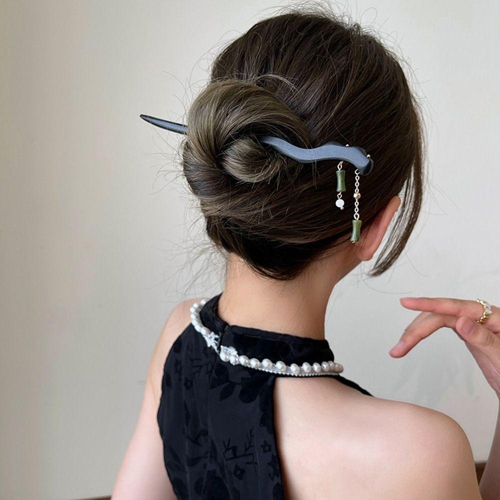 Жемчужный Cheongsam Нефритовый головной убор в китайском стиле Деревянная заколка для волос Ханфу Палочки для волос Шпилька в древнем стиле
Жемчужный Cheongsam Нефритовый головной убор в китайском стиле Деревянная заколка для волос Ханфу Палочки для волос Шпилька в древнем стиле
