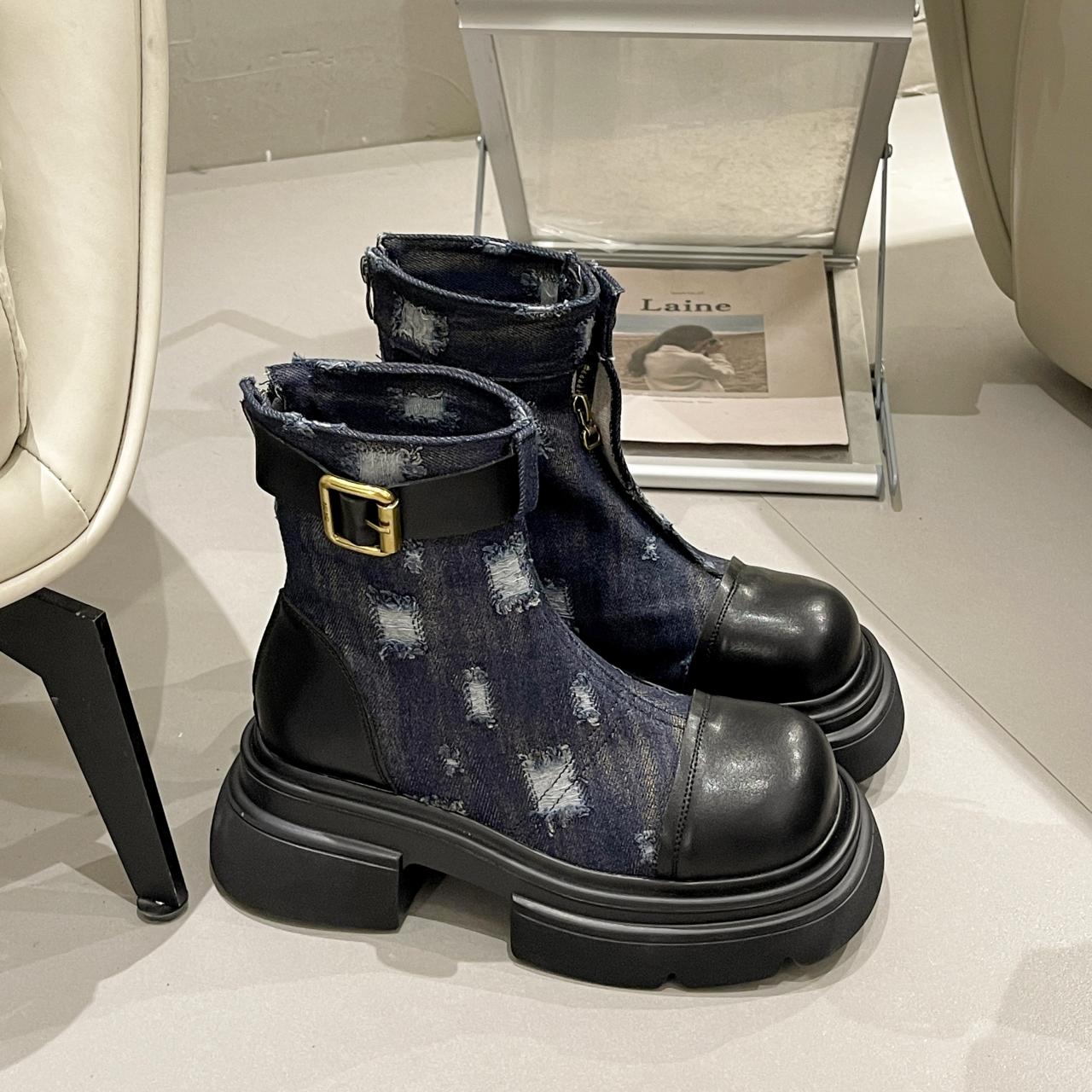 Женские ботильоны на платформе, индивидуальный дизайн джинсовой обуви, повседневная обувь для крутых девушек на молнии, женская обувь в стиле рок 40
Женские ботильоны на платформе, индивидуальный дизайн джинсовой обуви, повседневная обувь для крутых девушек на молнии, женская обувь в стиле рок 40