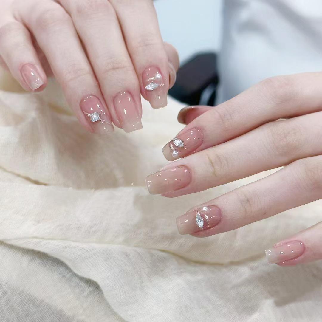 Handmade Flashy Nail Art Patches: 10-Piece Gentle Goddess Set with Chinese Flash Diamond Accents Small
Handmade Flashy Nail Art Patches: 10-Piece Gentle Goddess Set with Chinese Flash Diamond Accents Small
