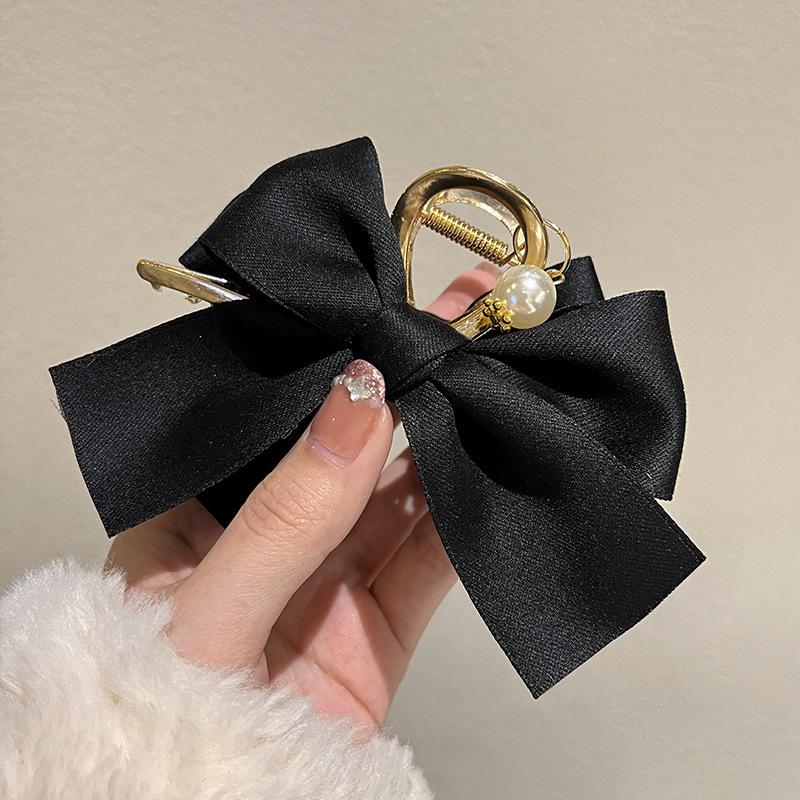 Imitation Pearl Bow Grab Hair Clips for Women Korean Style Fabric Hairpins Fashion Shark Clip Back Head Crab Claw Accessories чёрный
Imitation Pearl Bow Grab Hair Clips for Women Korean Style Fabric Hairpins Fashion Shark Clip Back Head Crab Claw Accessories чёрный
