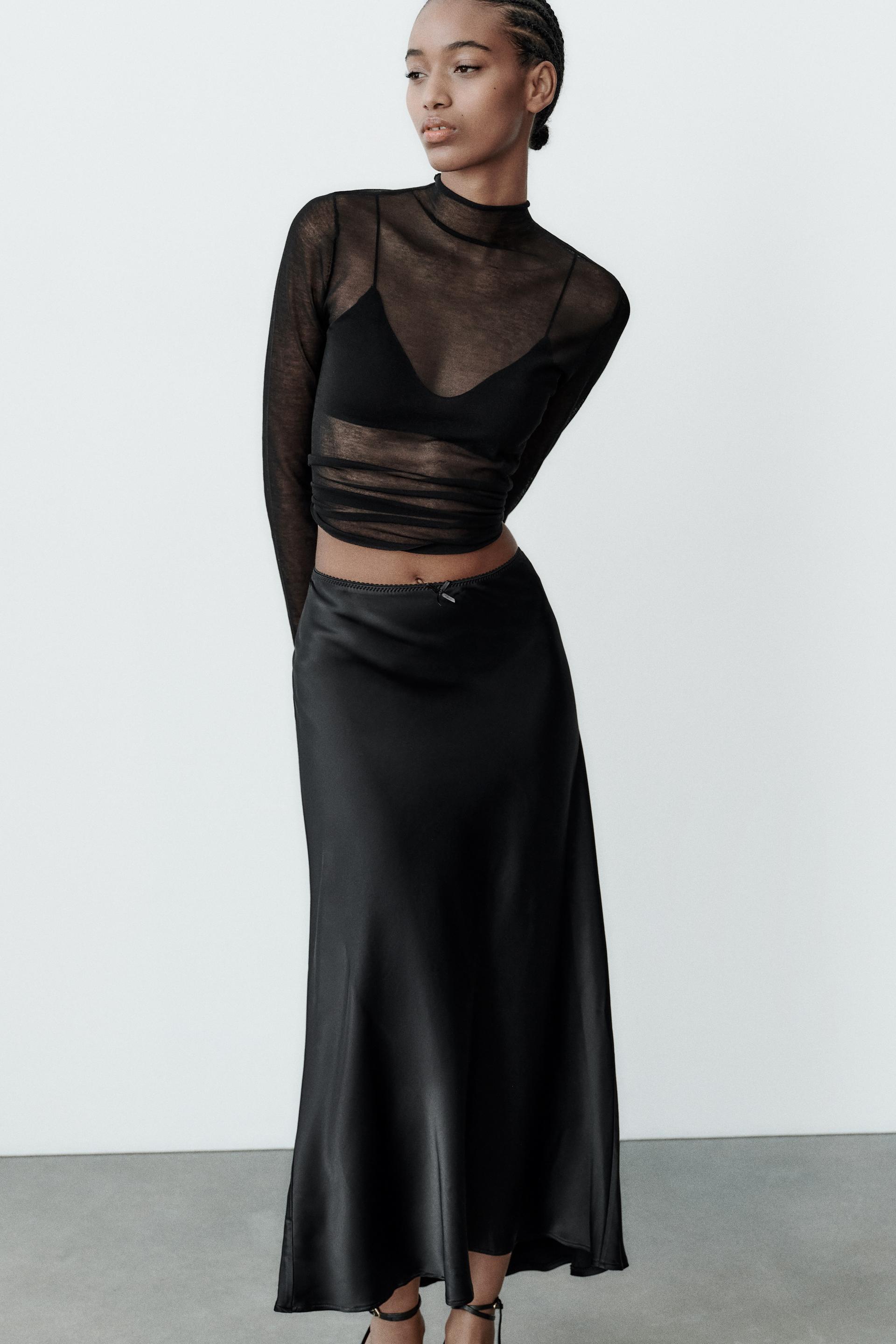 АТЛАСНАЯ ЮБКА С КРУЖЕВНОЙ ОТДЕЛКОЙ
АТЛАСНАЯ ЮБКА С КРУЖЕВНОЙ ОТДЕЛКОЙ