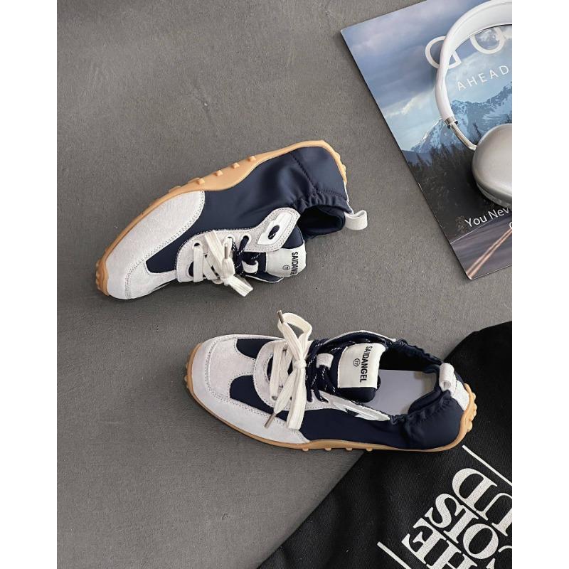 Classic color matching strap flat bottom fashion leather versatile casual sports shoes 40 синій
Classic color matching strap flat bottom fashion leather versatile casual sports shoes 40 синій