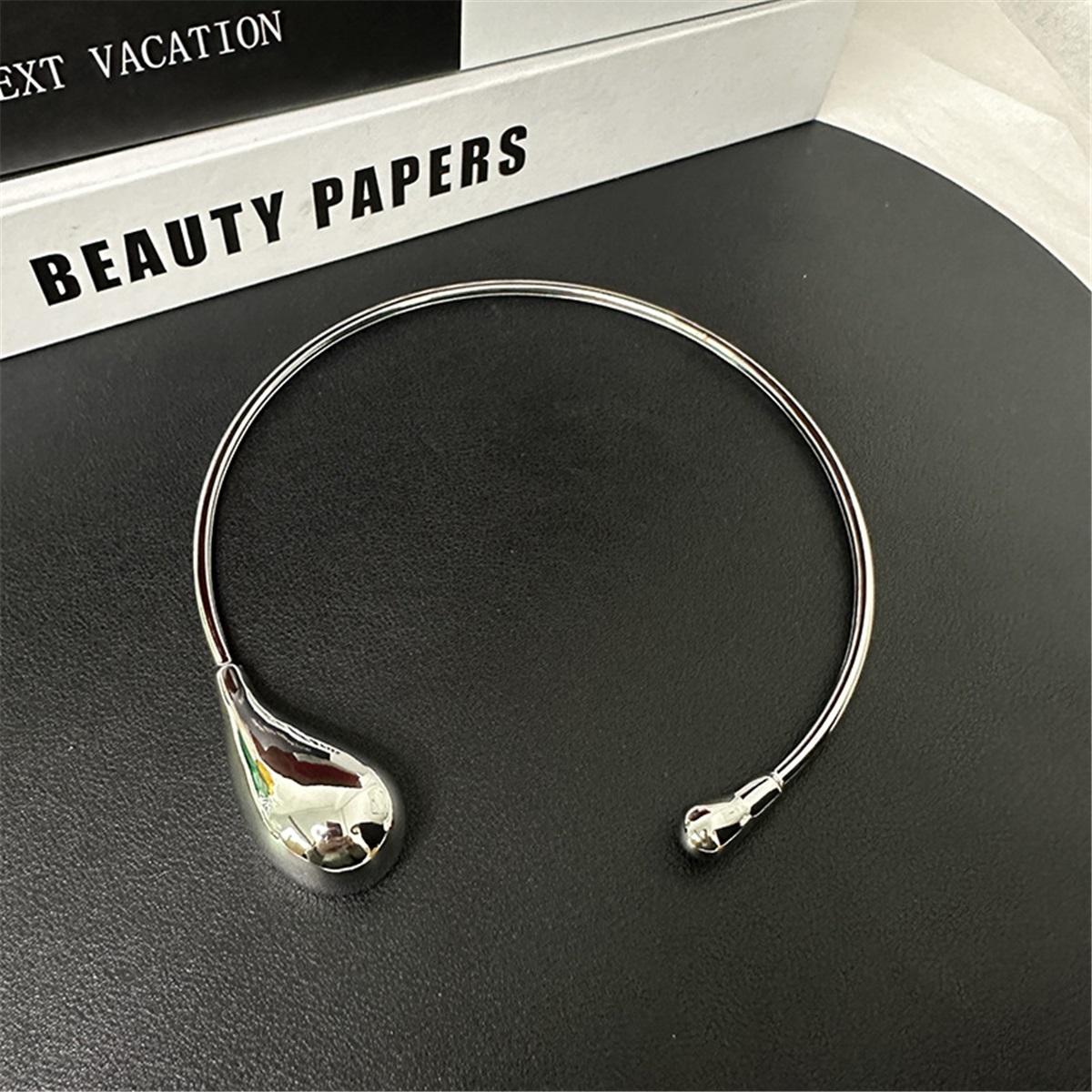 Tooxika Французское Ретро Минималистичное Холодный Ветер Капля Воды Открытый Воротник Модная Индивидуальность Легкая Роскошь Ожерелье Для Женщин серебряный
Tooxika Французское Ретро Минималистичное Холодный Ветер Капля Воды Открытый Воротник Модная Индивидуальность Легкая Роскошь Ожерелье Для Женщин серебряный