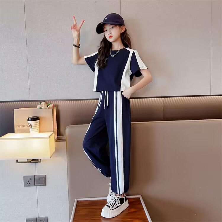 Летняя спортивная одежда для девочек: Модный повседневный комплект из двух частей: леггинсы в корейском стиле для подростков 140 cm темно-синий
Летняя спортивная одежда для девочек: Модный повседневный комплект из двух частей: леггинсы в корейском стиле для подростков 140 cm темно-синий