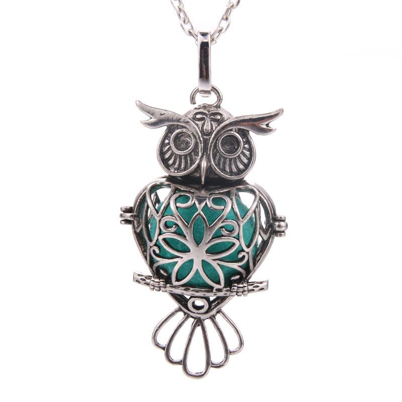 Owl Pendant Necklace with Hollow Filigree Pattern Animal Shaped Pendant and Chain for Everyday Wear and Gift Giving One Size
Owl Pendant Necklace with Hollow Filigree Pattern Animal Shaped Pendant and Chain for Everyday Wear and Gift Giving One Size