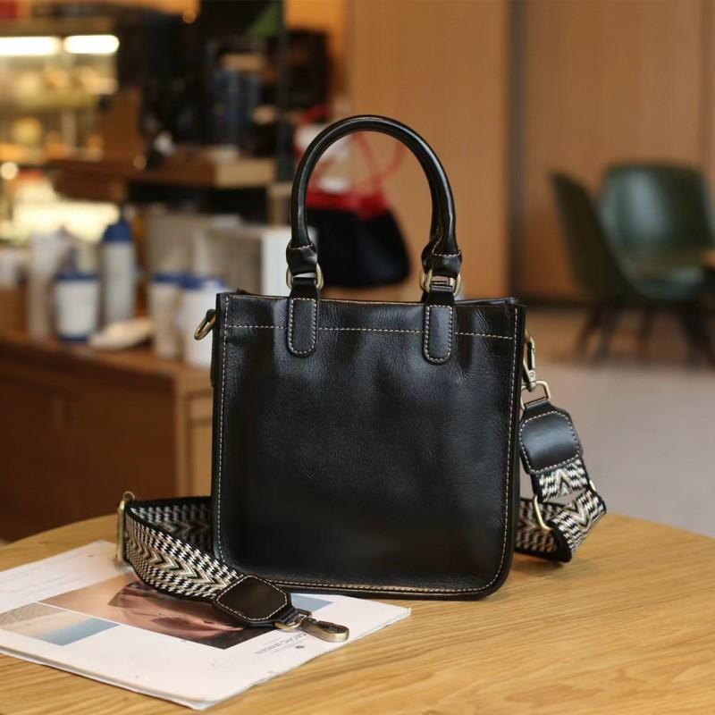 Fashionable Tote Bag Women s Top Layer Vegetable Tanned Leather Casual Handbag 6661 чорний
Fashionable Tote Bag Women s Top Layer Vegetable Tanned Leather Casual Handbag 6661 чорний