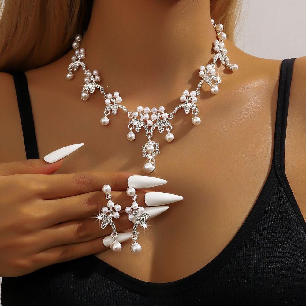 Shining Pearl Necklaces Earrings Exquisite Necklace Earrings Set Claw Chain Jewelry Set Banquet золотий
Shining Pearl Necklaces Earrings Exquisite Necklace Earrings Set Claw Chain Jewelry Set Banquet золотий