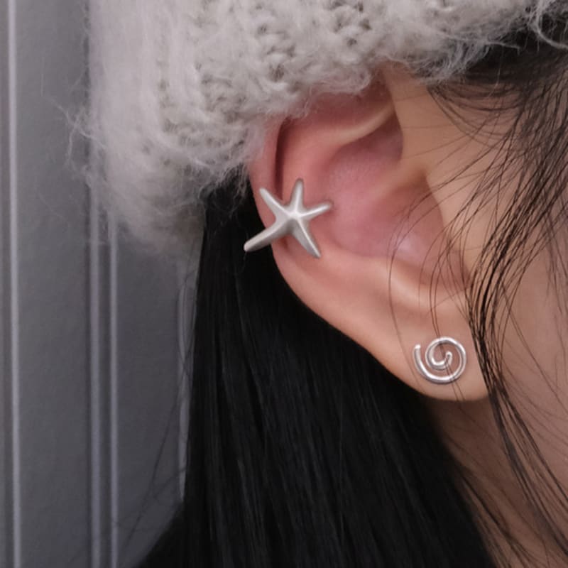 reinheart Starfish earcuff Pendant Finish_Matte
reinheart Starfish earcuff Pendant Finish_Matte