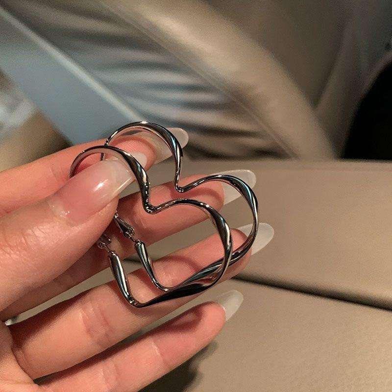 Simple Alloy Heart Shape Dangle Earrings Punk Hoop Earrings Jewelry for Women and Girls… More
Simple Alloy Heart Shape Dangle Earrings Punk Hoop Earrings Jewelry for Women and Girls… More