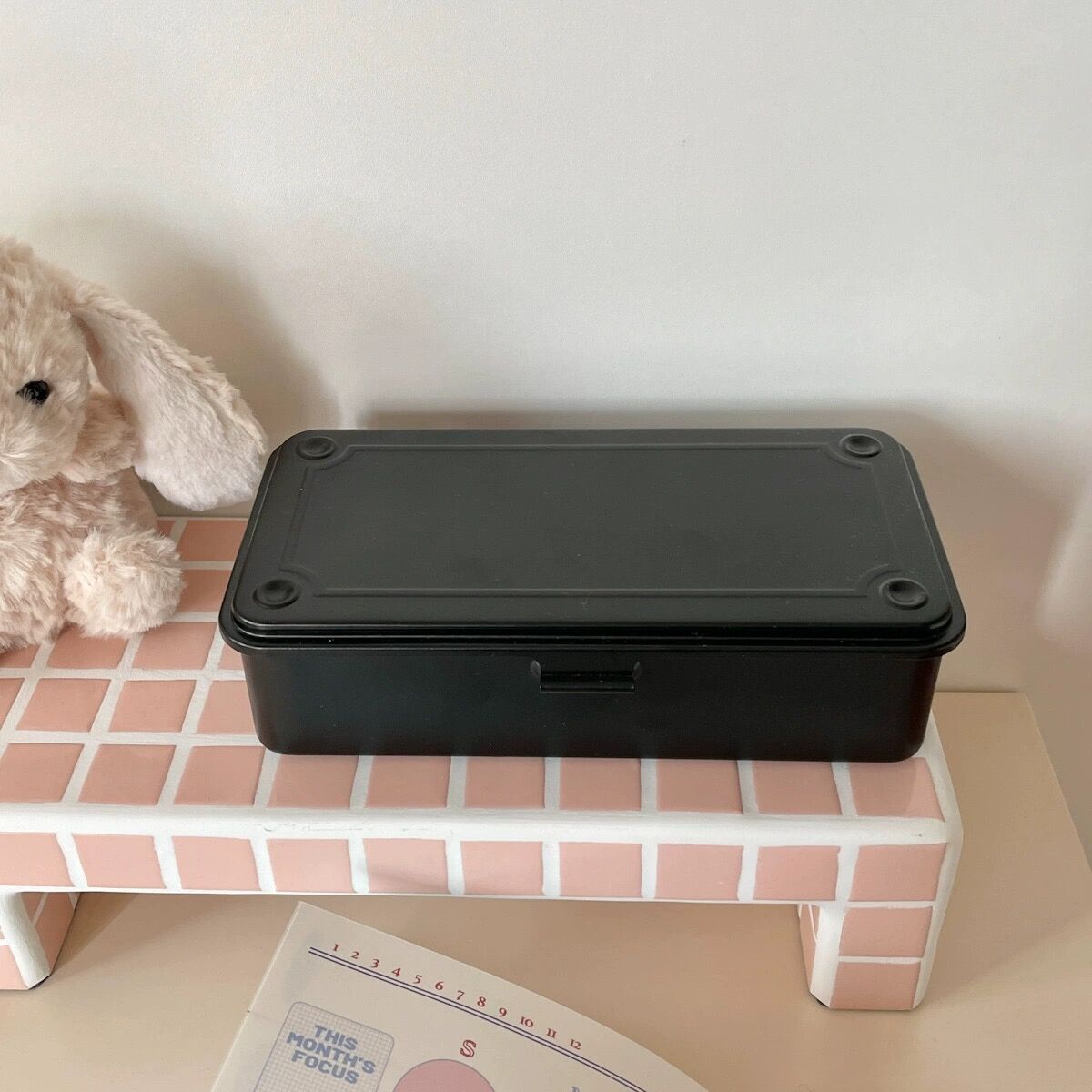 MINKYS Kawaii Multifunctional Metal Desk Organizer Stickers Tapes Kpop Photocards Storage Collection Box School Stationery чорний
MINKYS Kawaii Multifunctional Metal Desk Organizer Stickers Tapes Kpop Photocards Storage Collection Box School Stationery чорний
