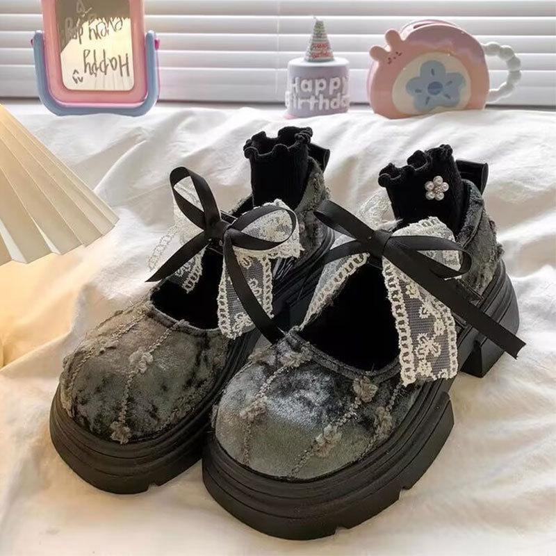 Нові китайські жіночі туфлі на низькому ходу, нові маленькі шкіряні туфлі на товстій підошві, туфлі Мері Джейн з великим носом та бантом 40 сірий колір
Нові китайські жіночі туфлі на низькому ходу, нові маленькі шкіряні туфлі на товстій підошві, туфлі Мері Джейн з великим носом та бантом 40 сірий колір