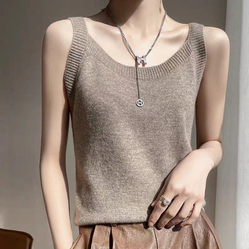 2026 Spring/Summer Women s U-Neck Knit Camisole Tank Top - Slim, Flattering Base Layer Sweater White Apricot
2026 Spring/Summer Women s U-Neck Knit Camisole Tank Top - Slim, Flattering Base Layer Sweater White Apricot