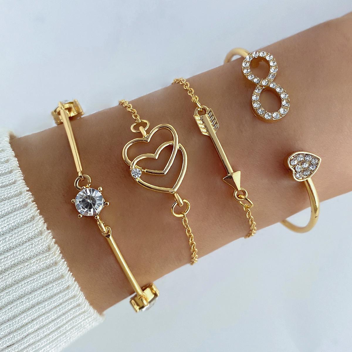 Artificial Crystal Chain Bangle Set Creative 4-piece Multi-layer Vintage Bracelet Heart Golden Chain For Women золотистий
Artificial Crystal Chain Bangle Set Creative 4-piece Multi-layer Vintage Bracelet Heart Golden Chain For Women золотистий