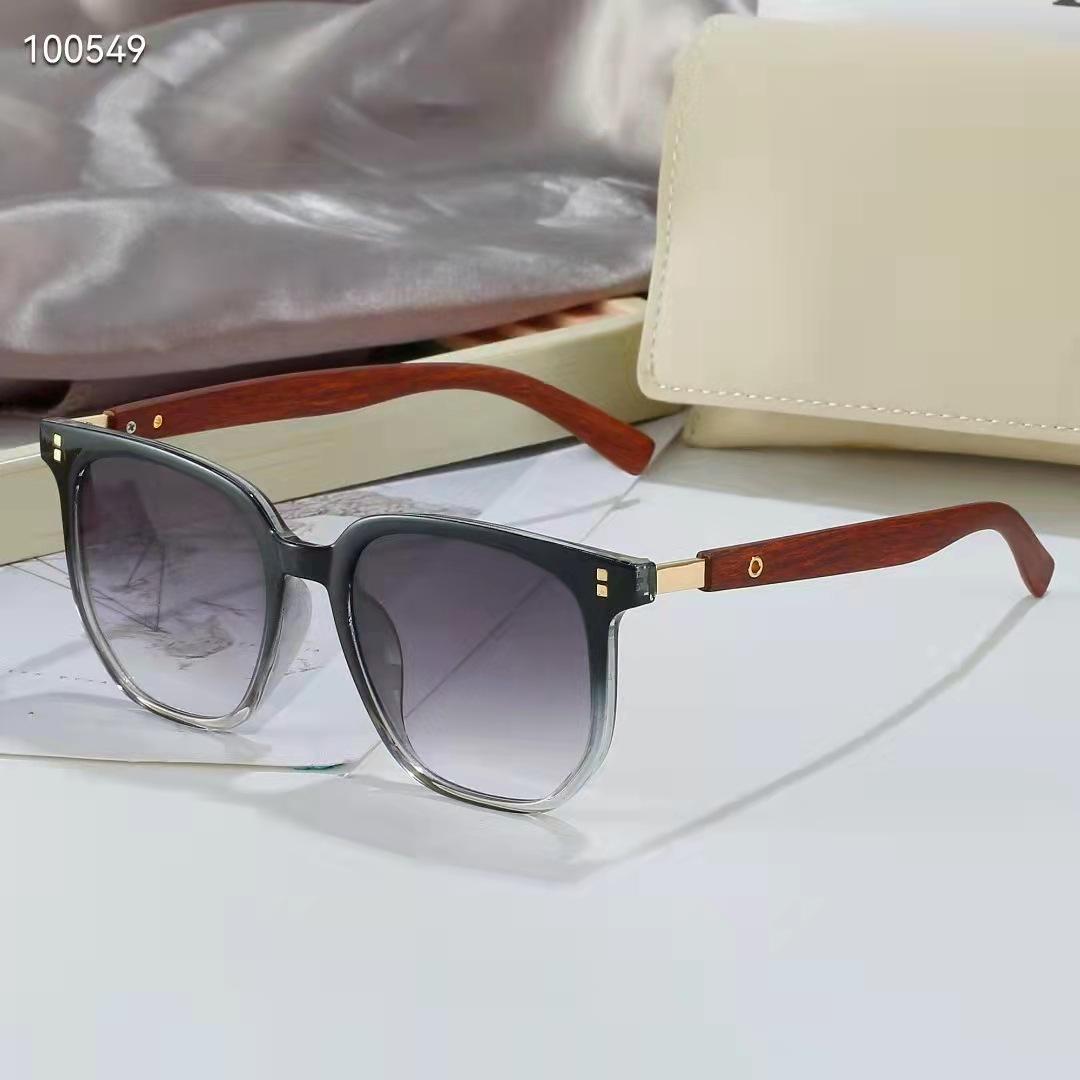 New Light Translucent Lenses Outdoor Blackout Mirror For Men And Women Full Frame Sunglasses Fashion
New Light Translucent Lenses Outdoor Blackout Mirror For Men And Women Full Frame Sunglasses Fashion