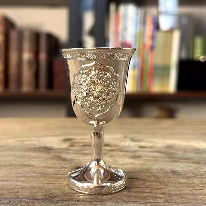 Изысканная чашка Baijiu в европейском стиле, металлическая чашка с розовым духом на высоких ножках, маленькая чашка для вина, бытовые принадлежности для отелей, одна посылка