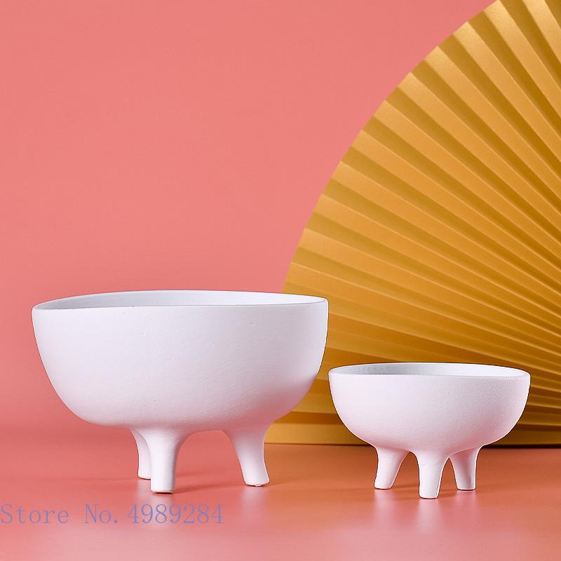 White Ceramic Tripod Desktop Storage Organization Flowerpot Vase Flower Arrangement Handicraft Decoration Chinese Ceramic Tripod
White Ceramic Tripod Desktop Storage Organization Flowerpot Vase Flower Arrangement Handicraft Decoration Chinese Ceramic Tripod