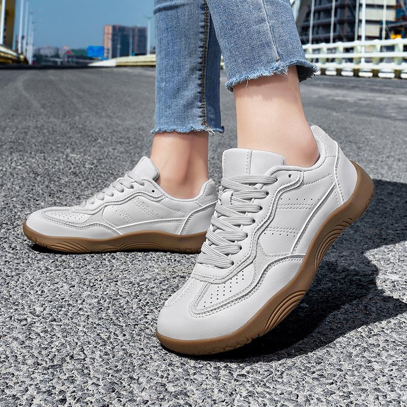 Versatile Trendy German-Style Wide Toe Outdoor Shoes for Men and Women - Sizes up to 48 40
Versatile Trendy German-Style Wide Toe Outdoor Shoes for Men and Women - Sizes up to 48 40